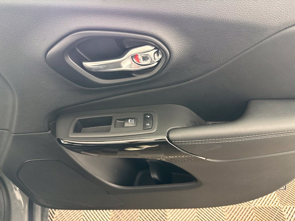 2023 Jeep Cherokee Altitude