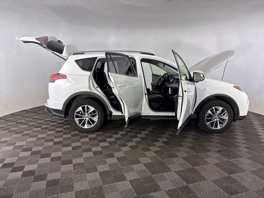 2018 Toyota RAV4 Hybrid LE