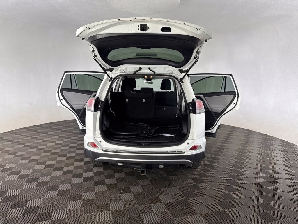 2018 Toyota RAV4 Hybrid LE