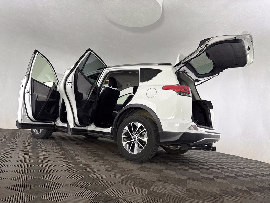 2018 Toyota RAV4 Hybrid LE