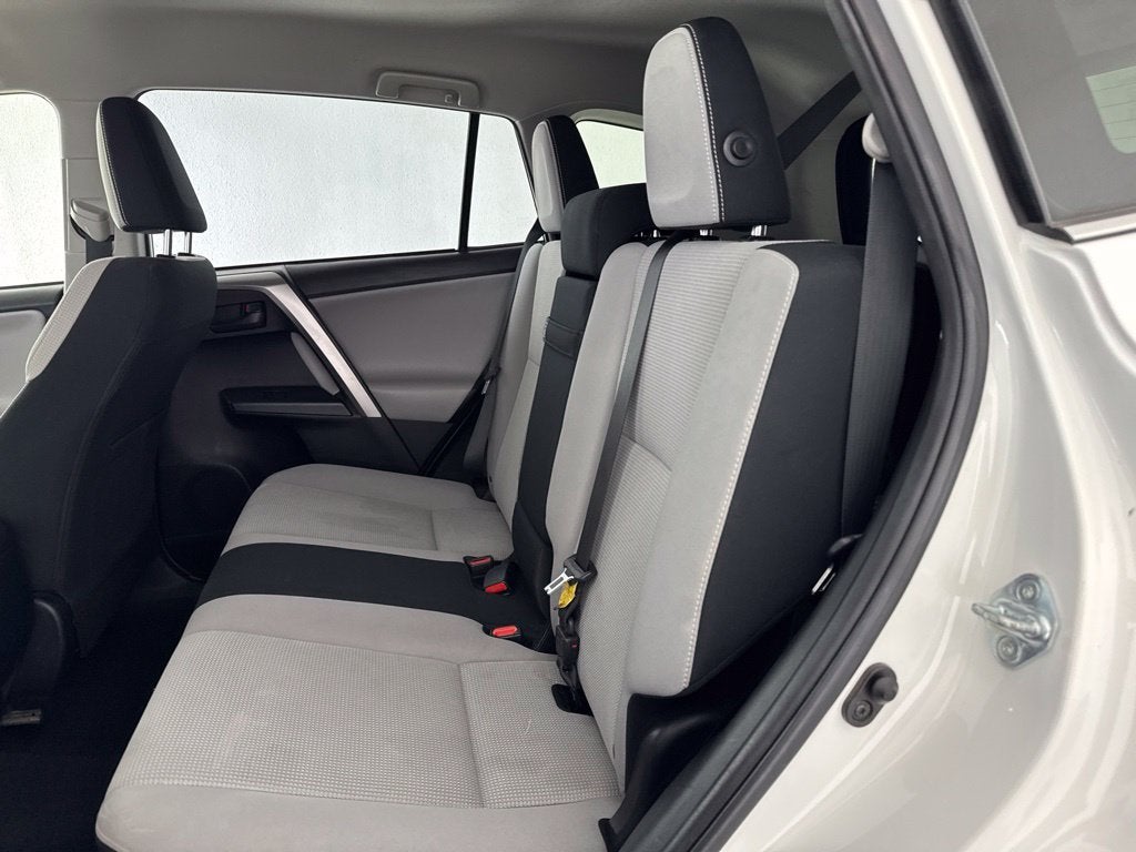 2018 Toyota RAV4 Hybrid LE