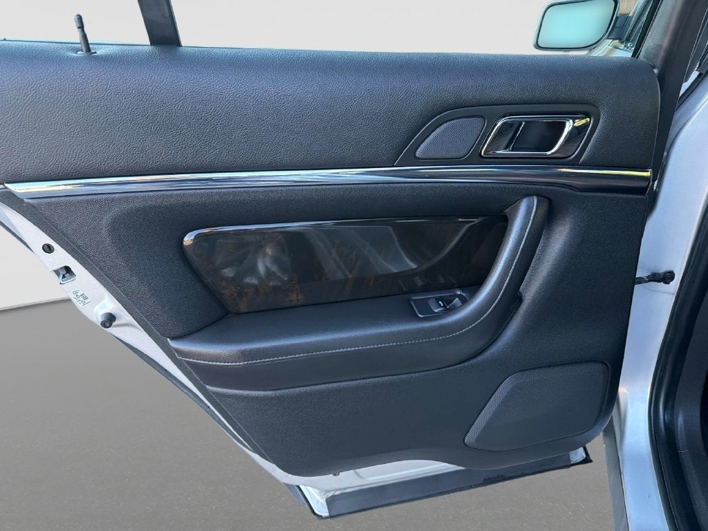 2014 Lincoln MKS Base