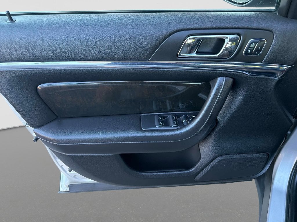 2014 Lincoln MKS Base
