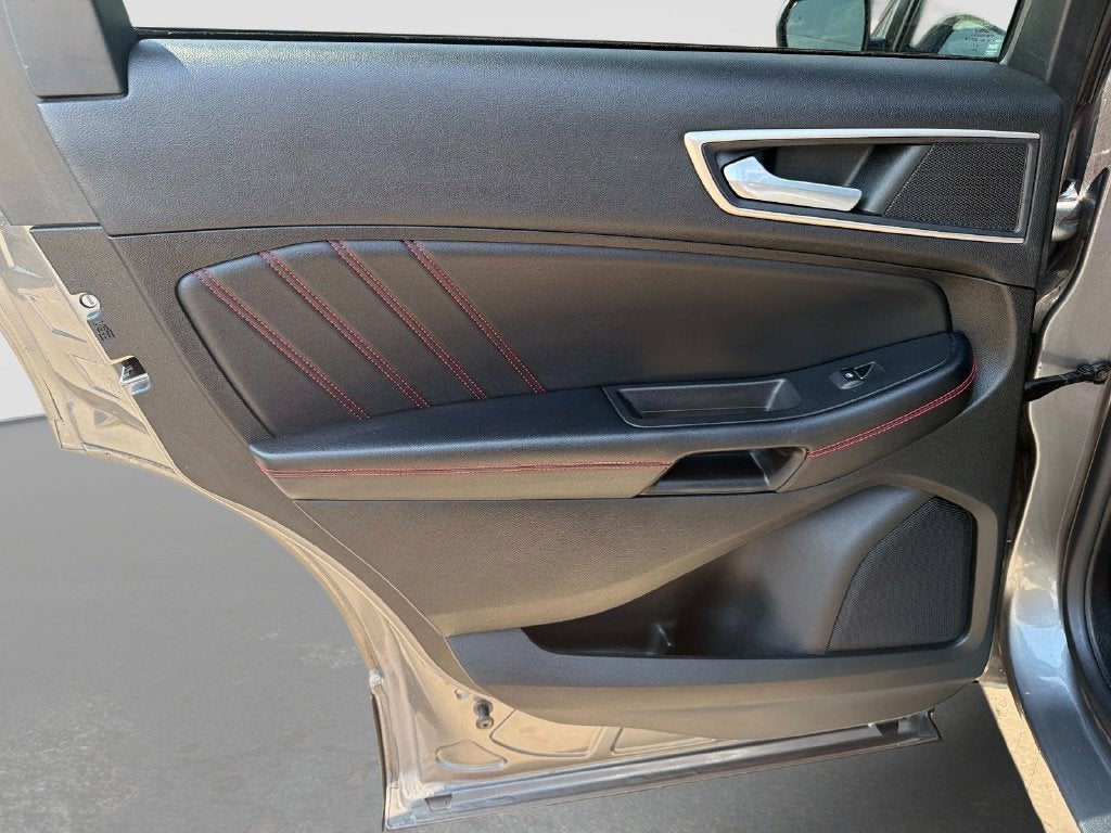 2022 Ford Edge ST Line