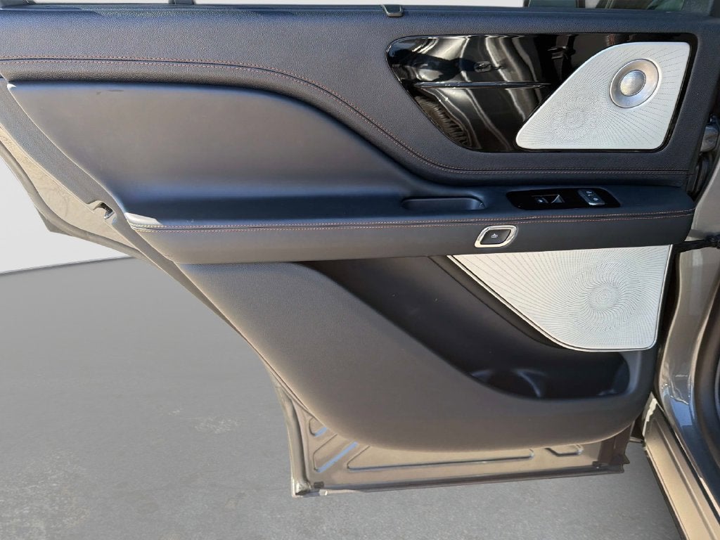 2025 Lincoln Aviator Black Label Premium