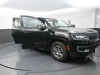 2023 Jeep Wagoneer Base