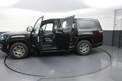 2023 Jeep Wagoneer Base