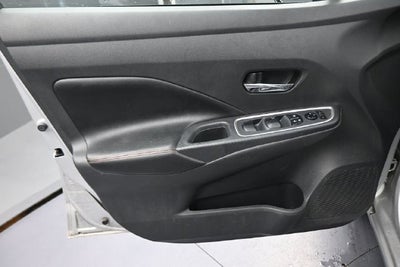 2024 Nissan Versa 1.6 SR