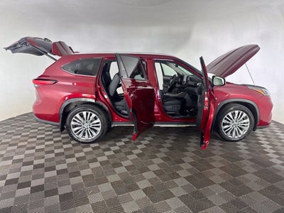 2023 Toyota Highlander Platinum