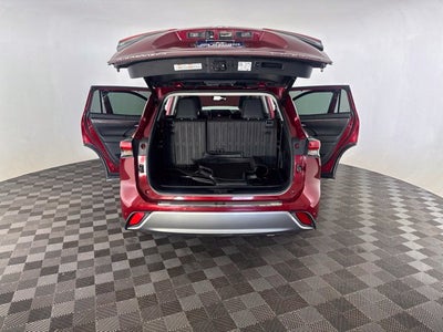 2023 Toyota Highlander Platinum