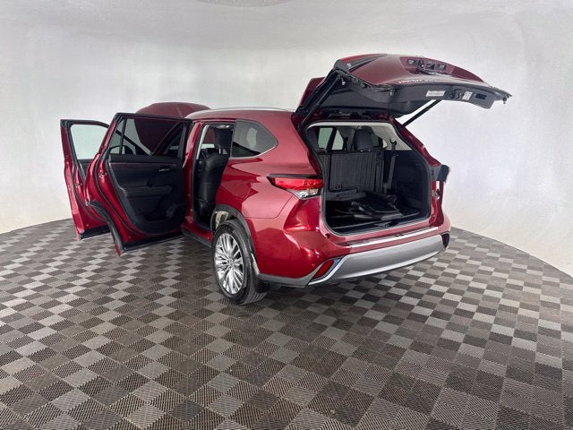 2023 Toyota Highlander Platinum