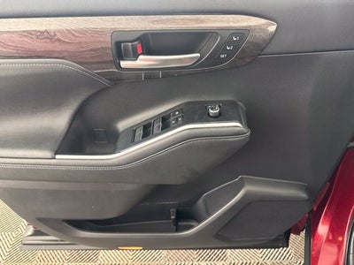 2023 Toyota Highlander Platinum