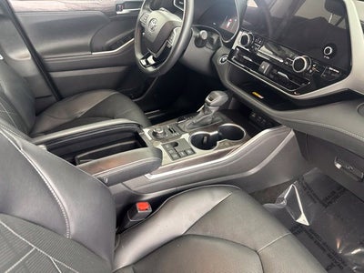 2023 Toyota Highlander Platinum