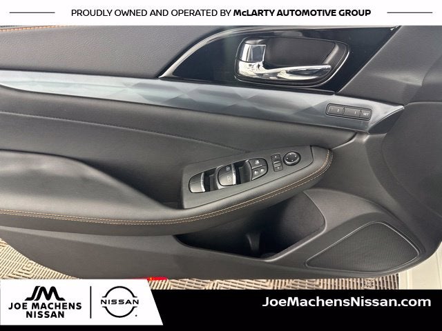 2023 Nissan Maxima SR