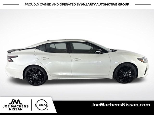 2023 Nissan Maxima SR