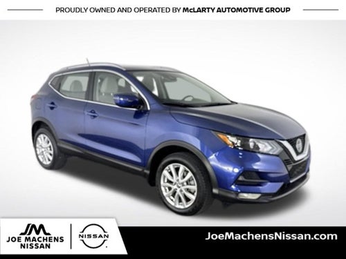2022 Nissan Rogue Sport SV