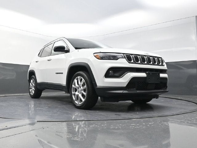 2023 Jeep Compass Latitude Lux