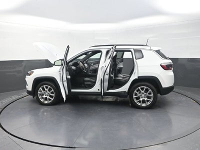 2023 Jeep Compass Latitude Lux