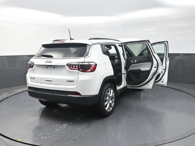2023 Jeep Compass Latitude Lux