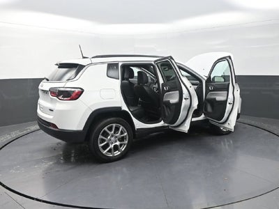 2023 Jeep Compass Latitude Lux