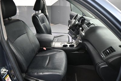 2011 Toyota Highlander SE