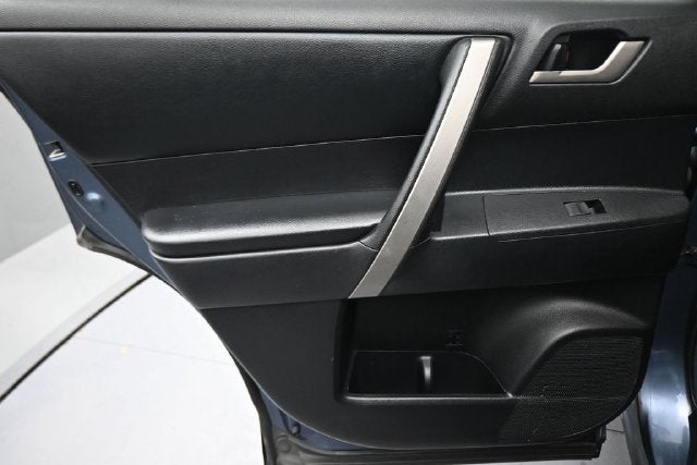 2011 Toyota Highlander SE