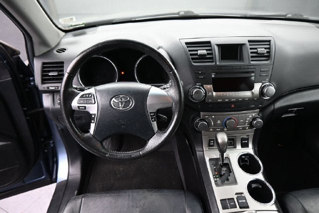 2011 Toyota Highlander SE