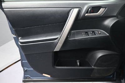2011 Toyota Highlander SE