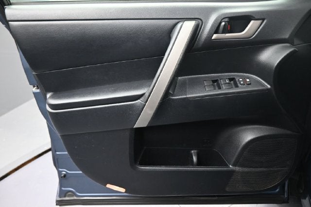 2011 Toyota Highlander SE