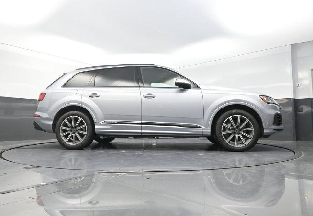 2022 Audi Q7 45 Premium Plus quattro