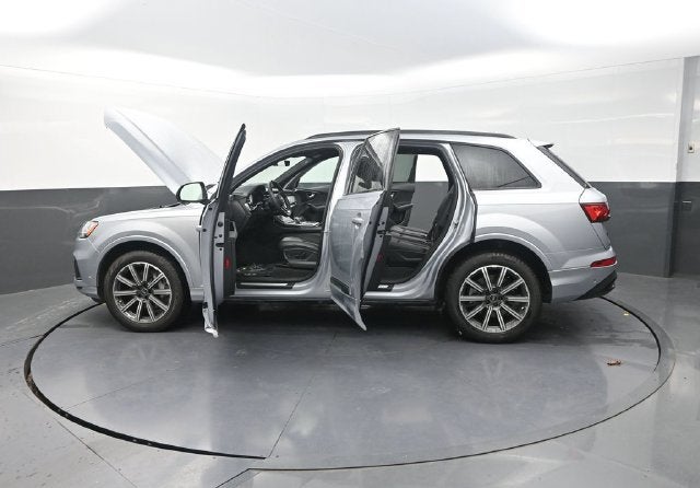 2022 Audi Q7 45 Premium Plus quattro