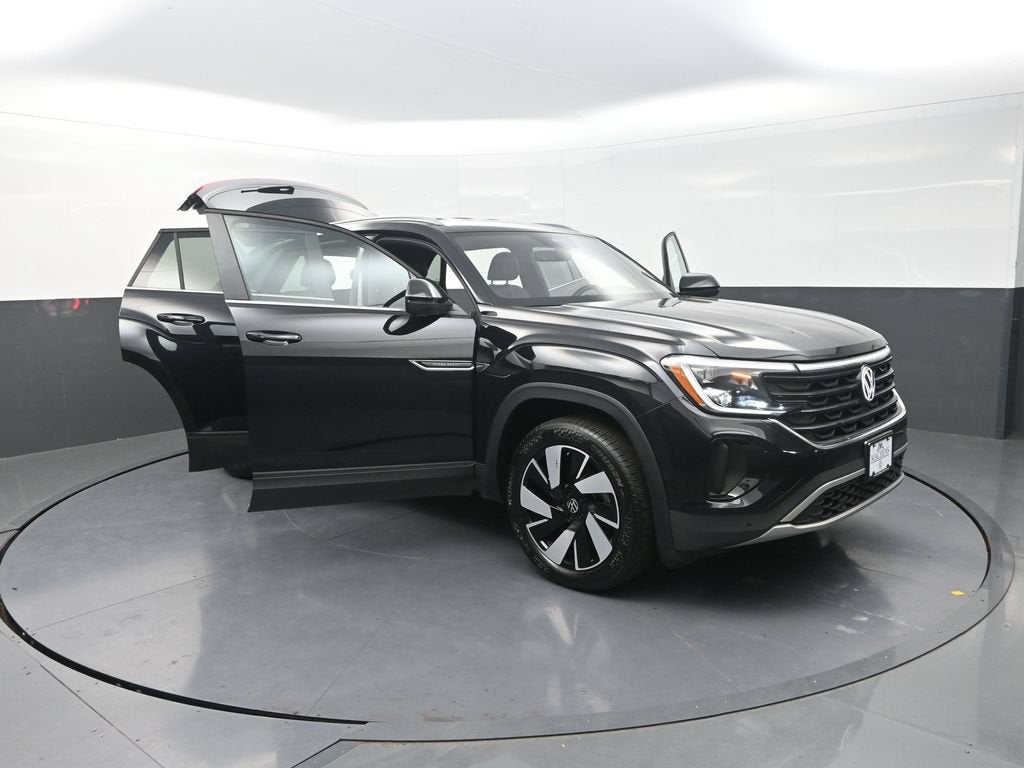 2026 Volkswagen Atlas Cross Sport SE w/Technology