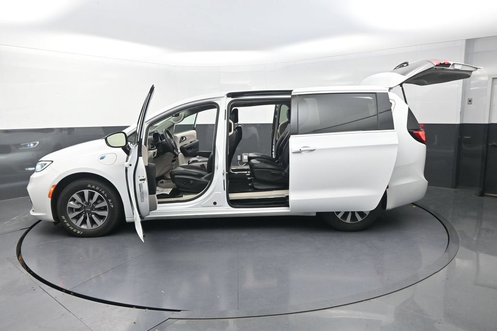 2024 Chrysler Pacifica Hybrid Select