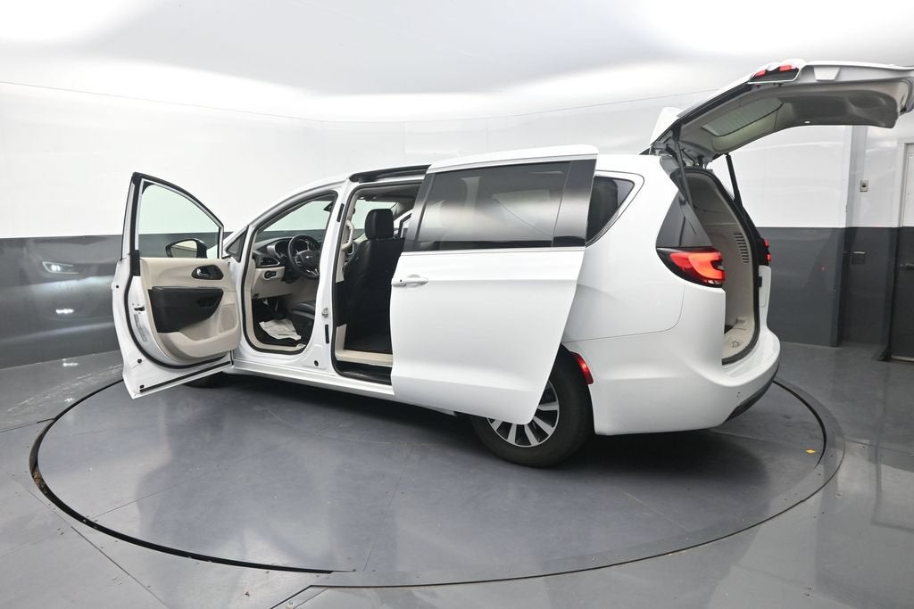 2024 Chrysler Pacifica Hybrid Select
