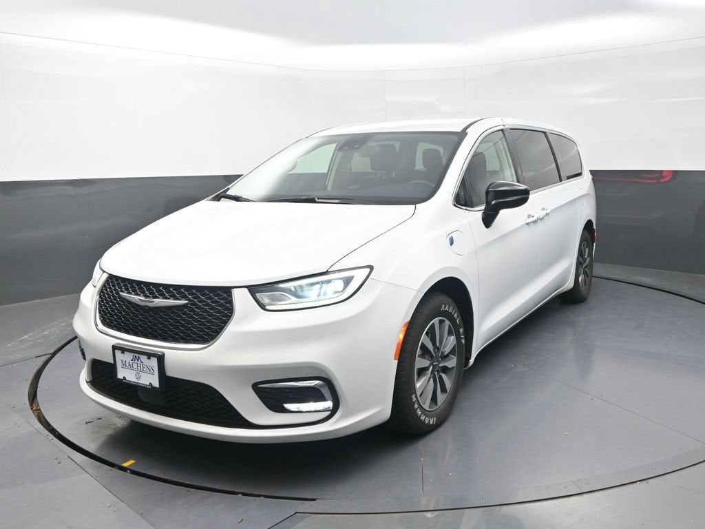 2024 Chrysler Pacifica Hybrid Select