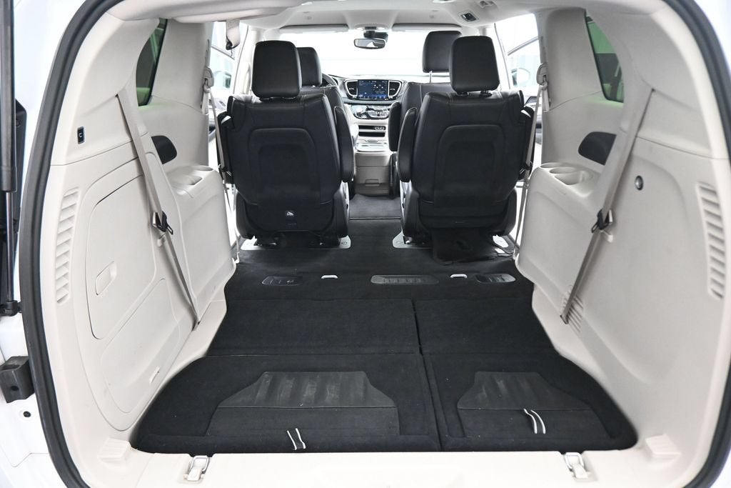 2024 Chrysler Pacifica Hybrid Select