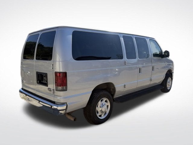 2013 Ford E-350SD XLT