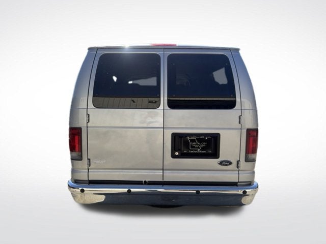 2013 Ford E-350SD XLT