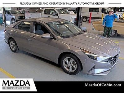 2023 Hyundai Elantra SE