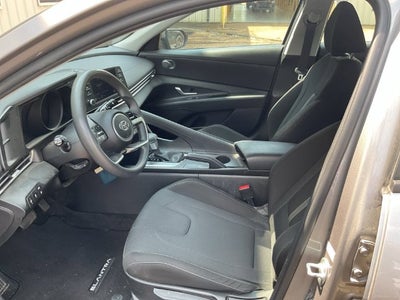 2023 Hyundai Elantra SE