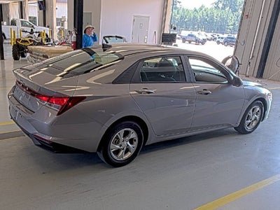 2023 Hyundai Elantra SE