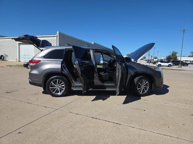 2017 Toyota Highlander XLE V6 AWD (Natl)